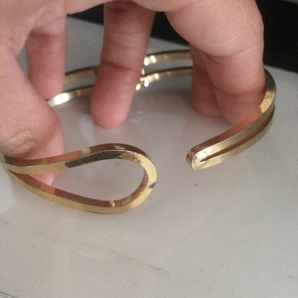 Gold cuff - Picture 2 of 3